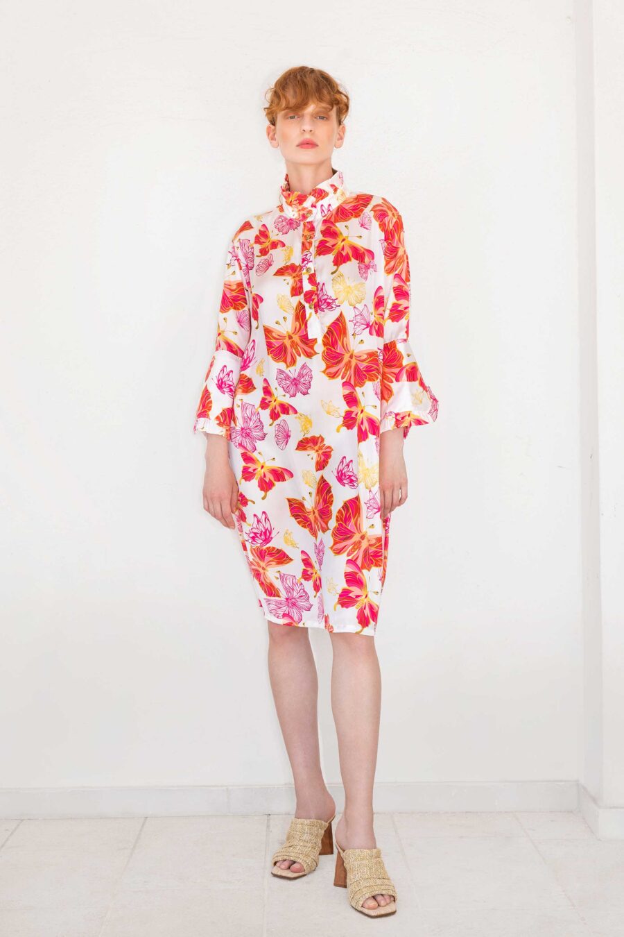 Tunik Batterfly with high neck volan short